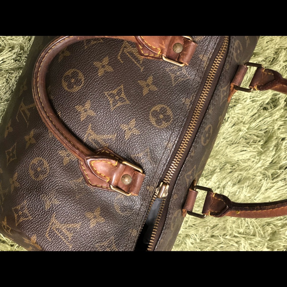 Authentic Louis Vuitton Speedy Bag - Picture 4 of 8